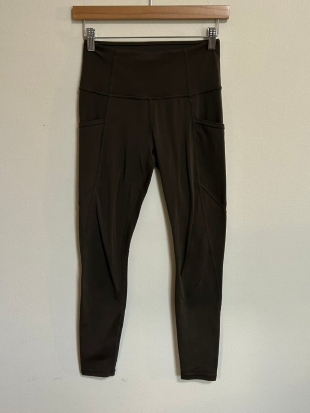 Quince Olive Green Mid Rise Pocket Ankle Leggings Recycled Polyester Sz S EUC